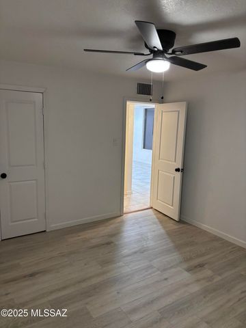 801 W Calle Aragon, Tucson, AZ 85756