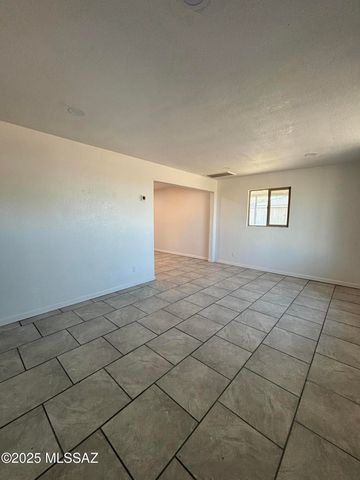 801 W Calle Aragon, Tucson, AZ 85756