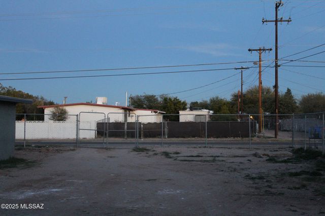 801 W Calle Aragon, Tucson, AZ 85756