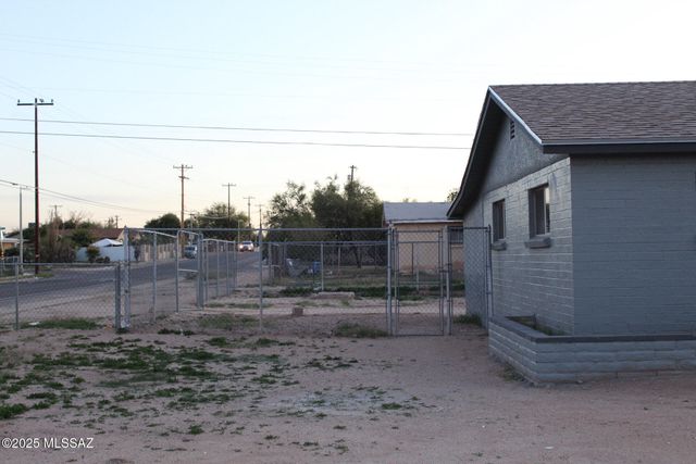 801 W Calle Aragon, Tucson, AZ 85756