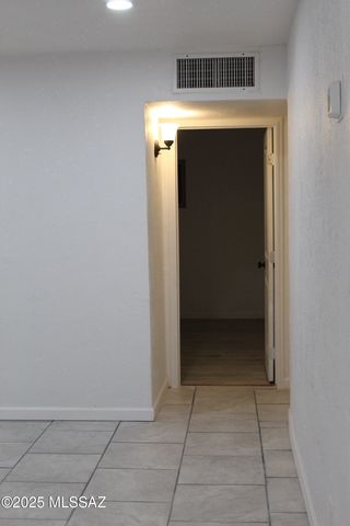 801 W Calle Aragon, Tucson, AZ 85756