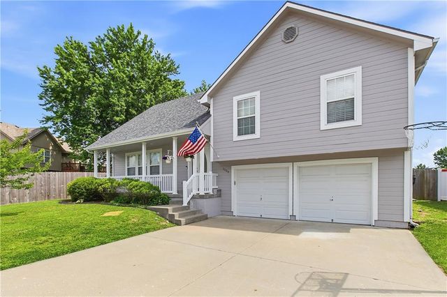1105 NW LONG Drive, Grain Valley, MO 64029