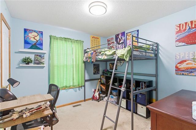 1105 NW LONG Drive, Grain Valley, MO 64029