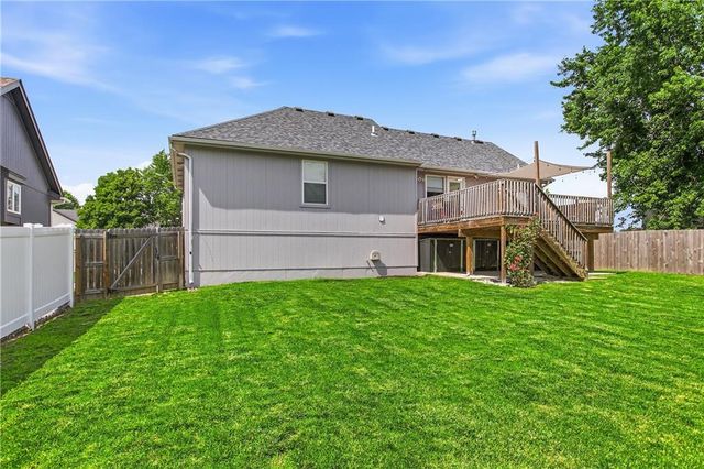 1105 NW LONG Drive, Grain Valley, MO 64029