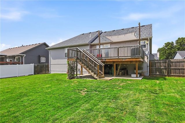 1105 NW LONG Drive, Grain Valley, MO 64029