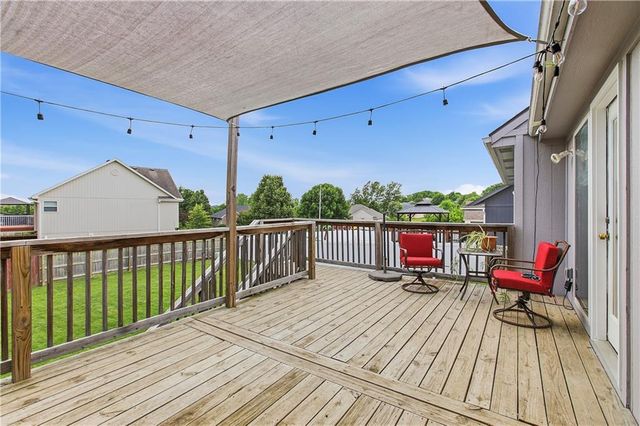 1105 NW LONG Drive, Grain Valley, MO 64029