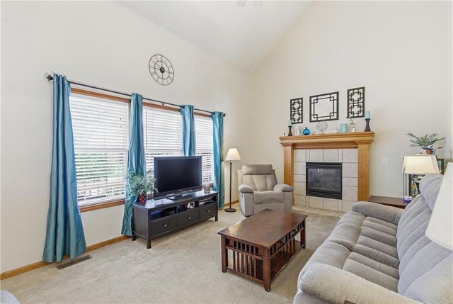 1105 NW LONG Drive, Grain Valley, MO 64029