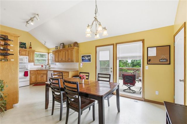 1105 NW LONG Drive, Grain Valley, MO 64029