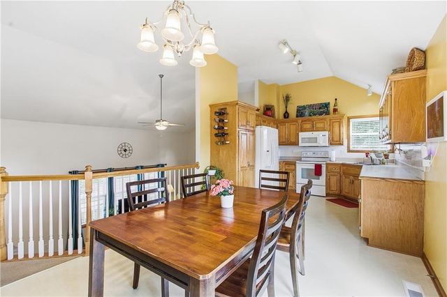 1105 NW LONG Drive, Grain Valley, MO 64029