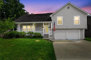 1105 NW LONG Drive, Grain Valley, MO 64029