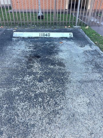 11840 NE 19th Dr 5, North Miami, FL 33181