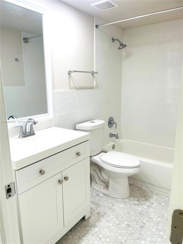 11840 NE 19th Dr 5, North Miami, FL 33181