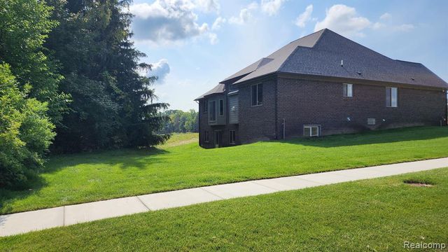 3093 Raffler Drive, Rochester Hills, MI 48307