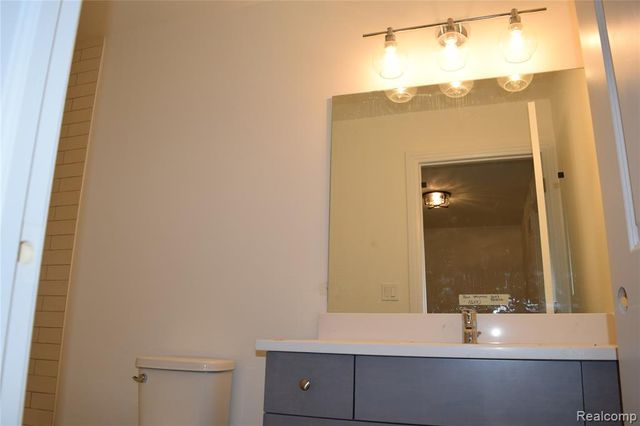 3093 Raffler Drive, Rochester Hills, MI 48307