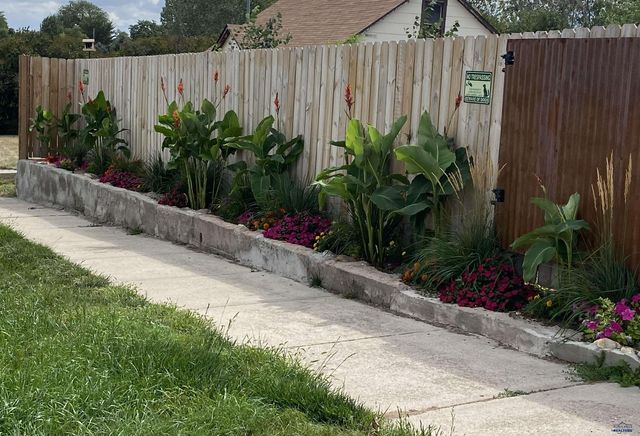 521 E NEW YORK, Rapid City, SD 57701