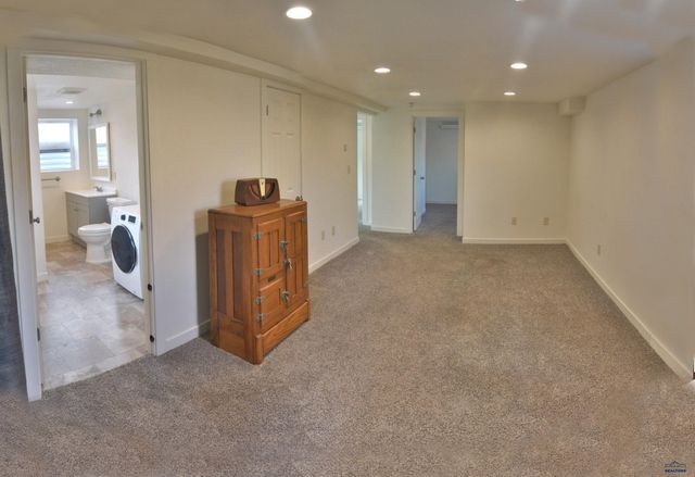 521 E NEW YORK, Rapid City, SD 57701