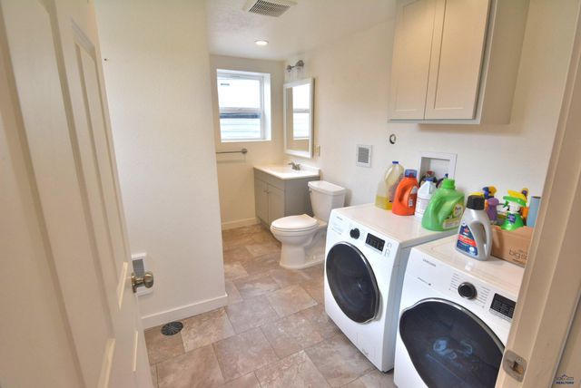 521 E NEW YORK, Rapid City, SD 57701