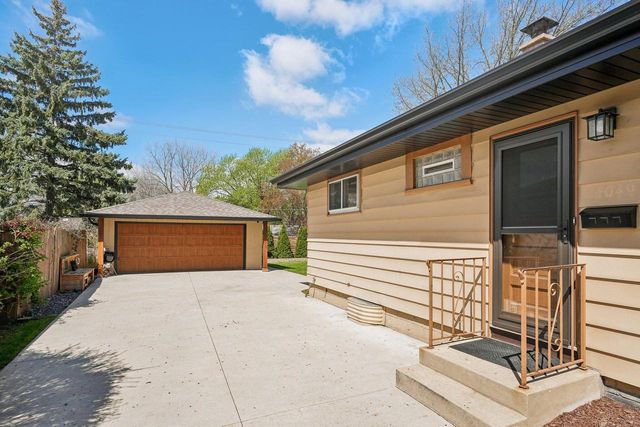 4049 S 58th STREET, Milwaukee, WI 53220