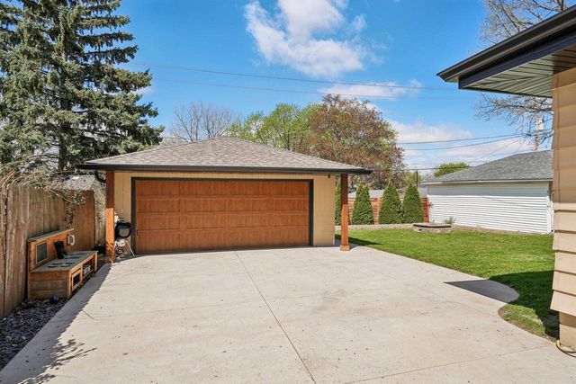 4049 S 58th STREET, Milwaukee, WI 53220