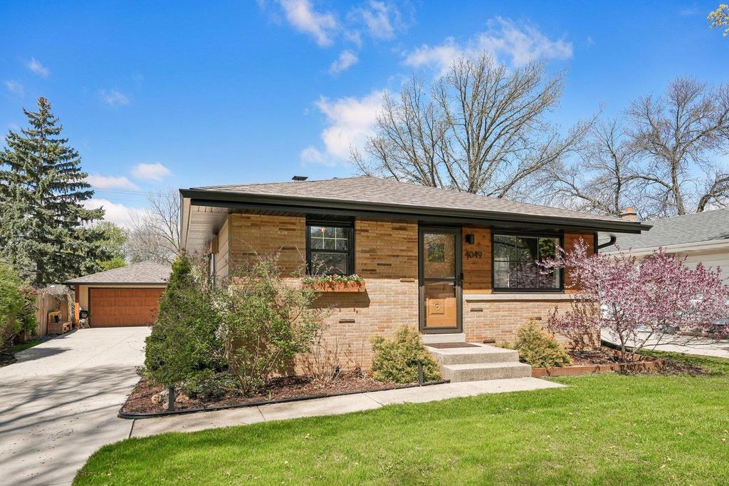 4049 S 58th STREET, Milwaukee, WI 53220