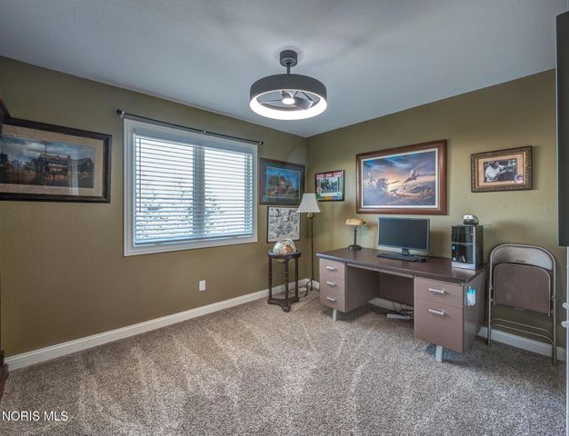 1800 Timber Ridge Drive, Bowling Green, OH 43402