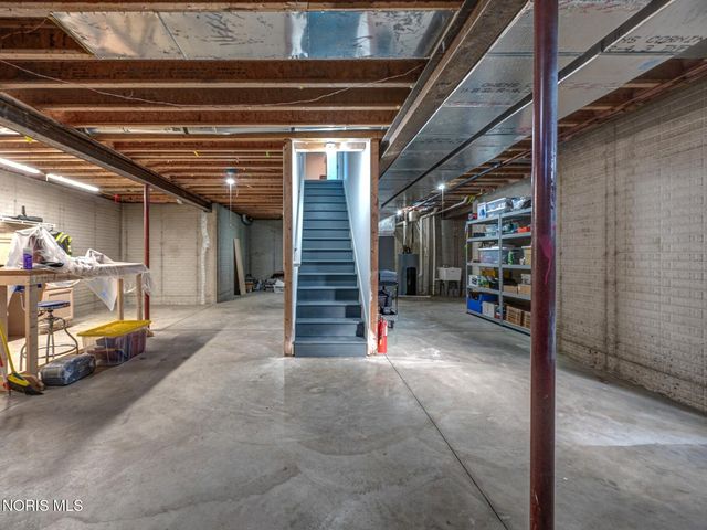 1800 Timber Ridge Drive, Bowling Green, OH 43402