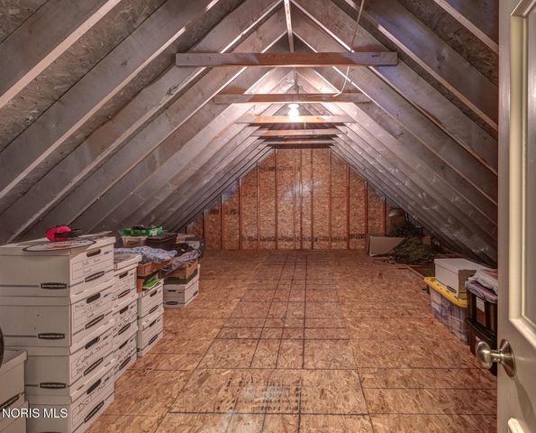 1800 Timber Ridge Drive, Bowling Green, OH 43402