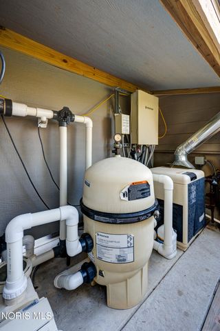 1800 Timber Ridge Drive, Bowling Green, OH 43402