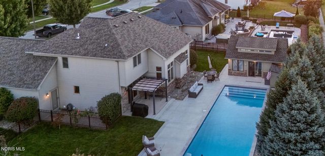 1800 Timber Ridge Drive, Bowling Green, OH 43402