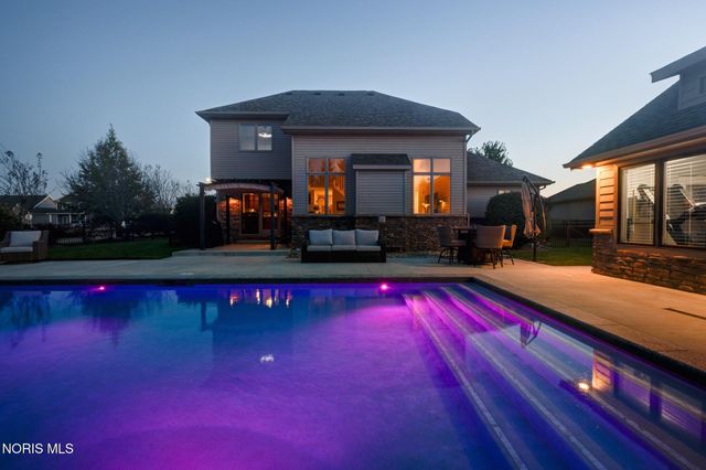 1800 Timber Ridge Drive, Bowling Green, OH 43402