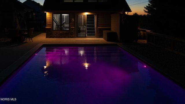 1800 Timber Ridge Drive, Bowling Green, OH 43402