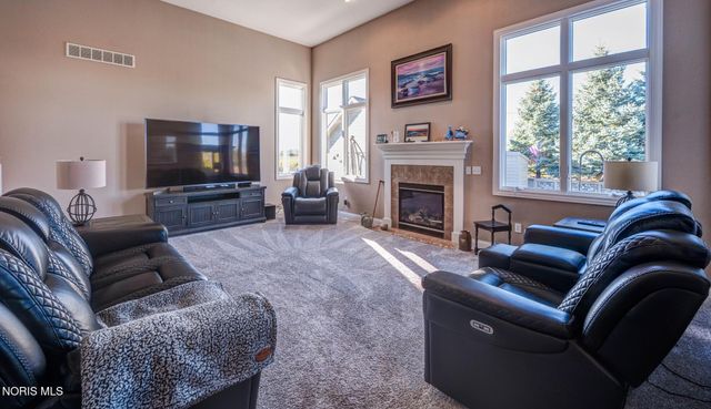 1800 Timber Ridge Drive, Bowling Green, OH 43402