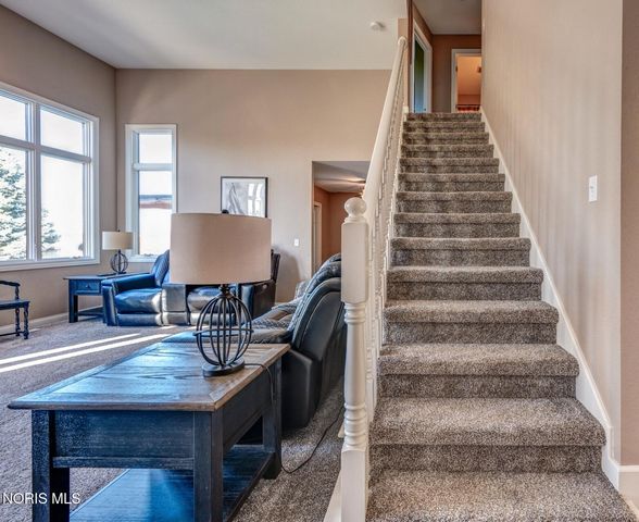 1800 Timber Ridge Drive, Bowling Green, OH 43402