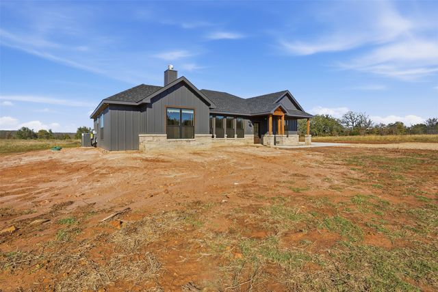 1865 Dobbs Valley Road, Mineral Wells, TX 76067