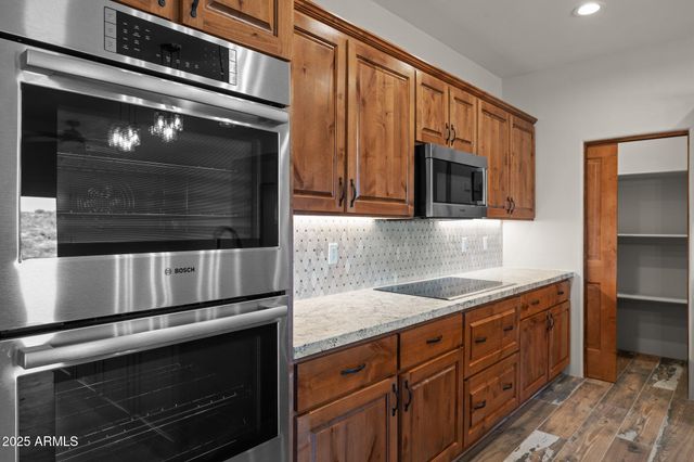 4950 Black Mountain Road, Wickenburg, AZ 85390