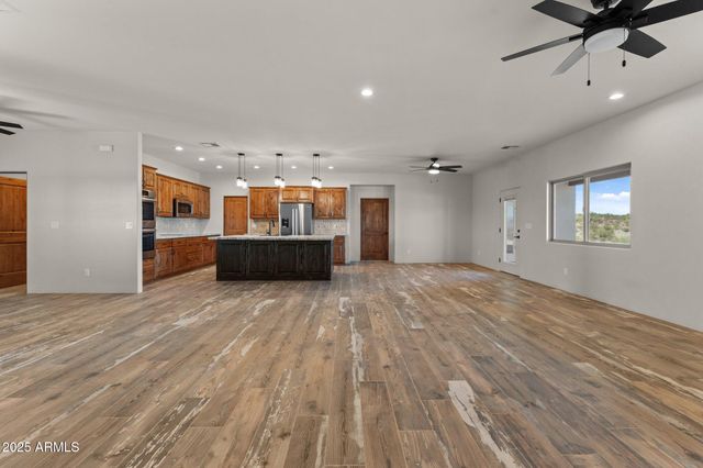 4950 Black Mountain Road, Wickenburg, AZ 85390