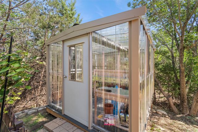 102 Ridge Court, Glen Rose, TX 76043