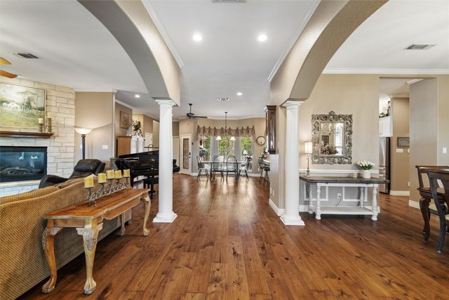 102 Ridge Court, Glen Rose, TX 76043