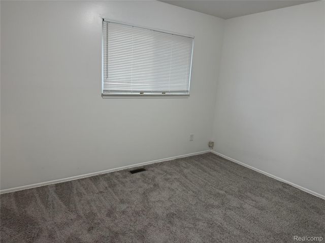 2501 King Road, Trenton, MI 48183