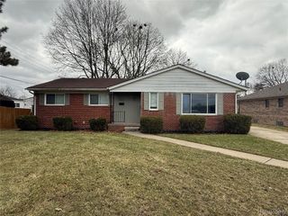 2501 King Road, Trenton, MI 48183