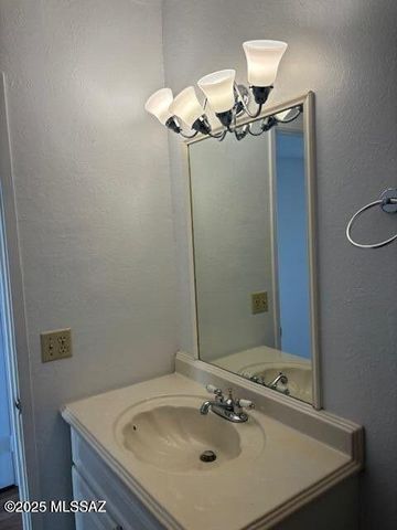 818 S Langley Ave Unit 201, Tucson, AZ 85710