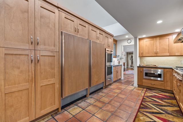 88 Starin Drive, Stamford, CT 06902