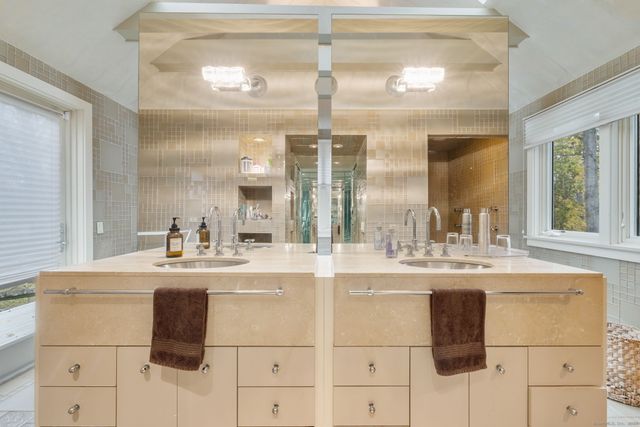 88 Starin Drive, Stamford, CT 06902