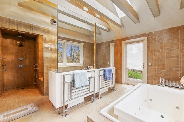 88 Starin Drive, Stamford, CT 06902