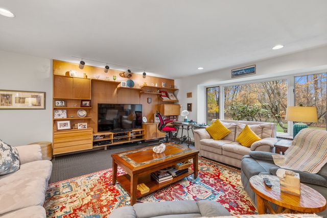 88 Starin Drive, Stamford, CT 06902