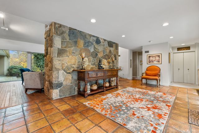 88 Starin Drive, Stamford, CT 06902