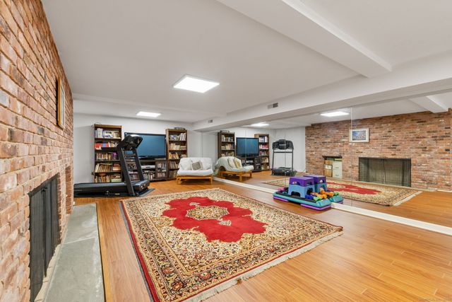 88 Starin Drive, Stamford, CT 06902