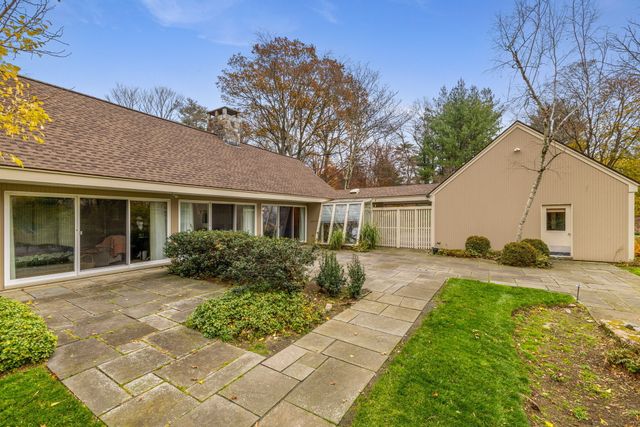 88 Starin Drive, Stamford, CT 06902