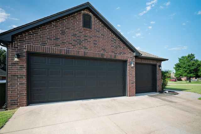2517 W Ocala Street, Broken Arrow, OK 74011