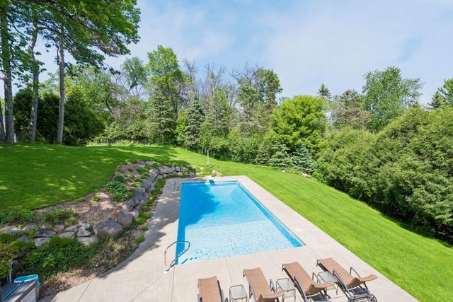 13920 Mcginty Road E, Minnetonka, MN 55305